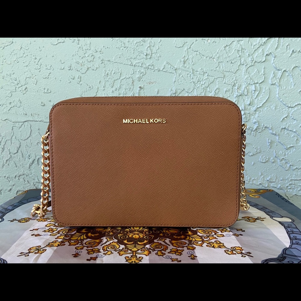 Michael Kors Jet Set crossbody bag